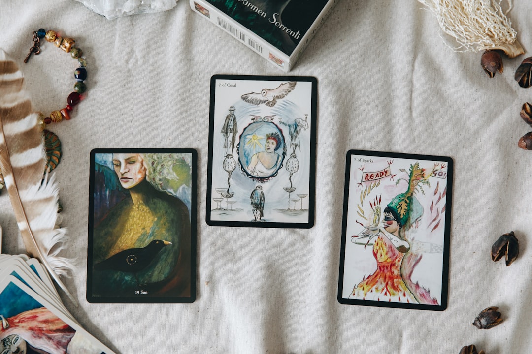 How to Use Tarot to Boost Your Confidence
